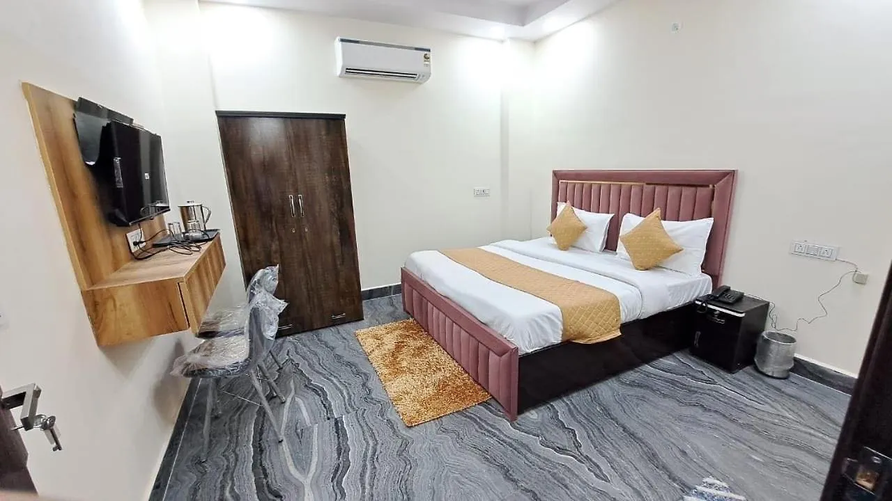 Hotel O City Deluxe Delhi