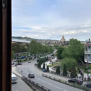 https://hostel-13.alltbilisihotels.com