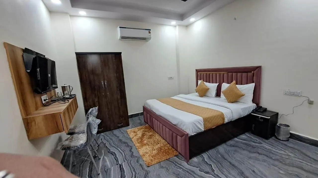 Hotel O City Deluxe Delhi